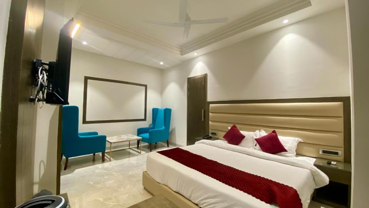 Luxe Resorts - Centrally Heated Air Conditioned Hotel In The Heart Of Kasauli Eksteriør billede