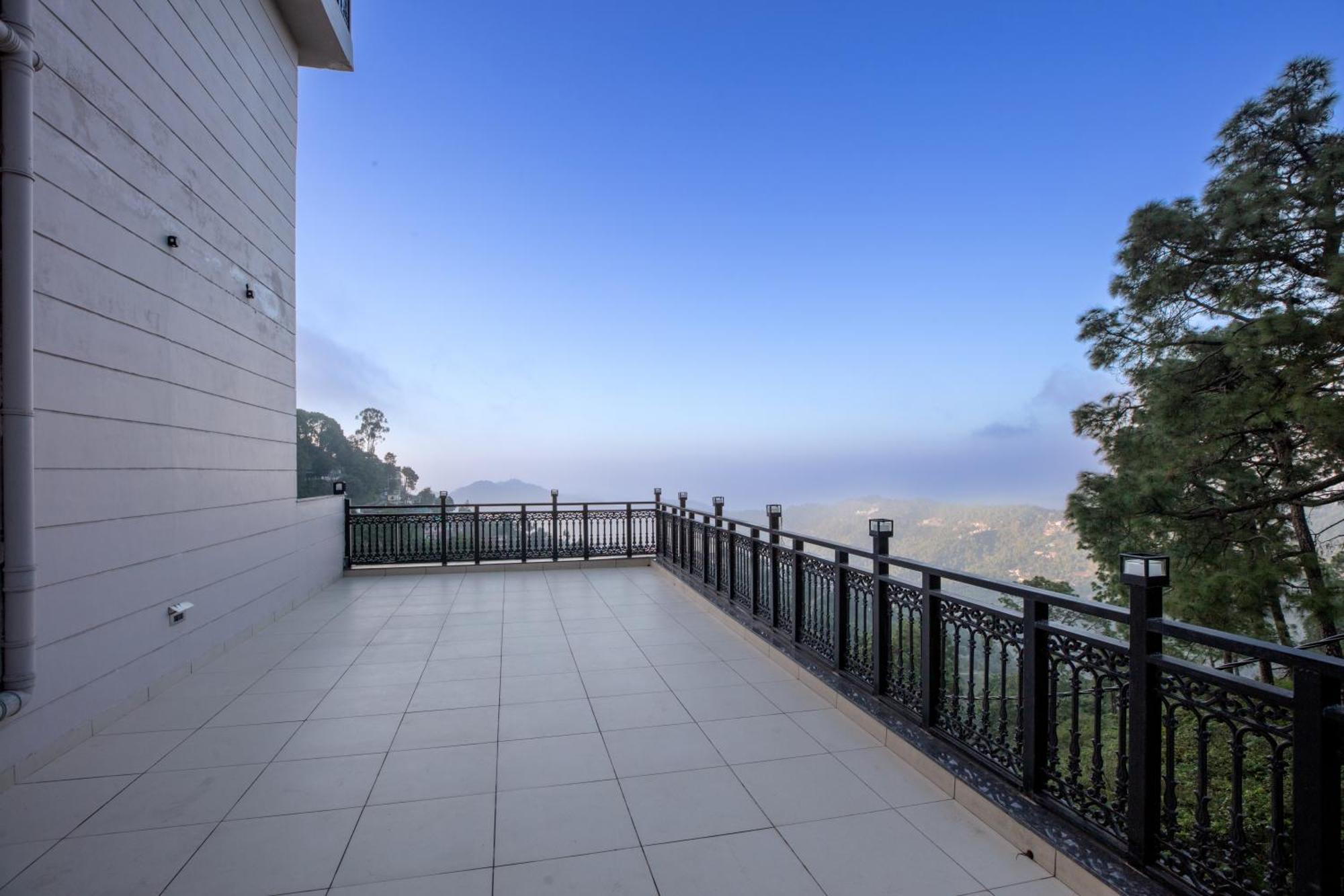 Luxe Resorts - Centrally Heated Air Conditioned Hotel In The Heart Of Kasauli Eksteriør billede
