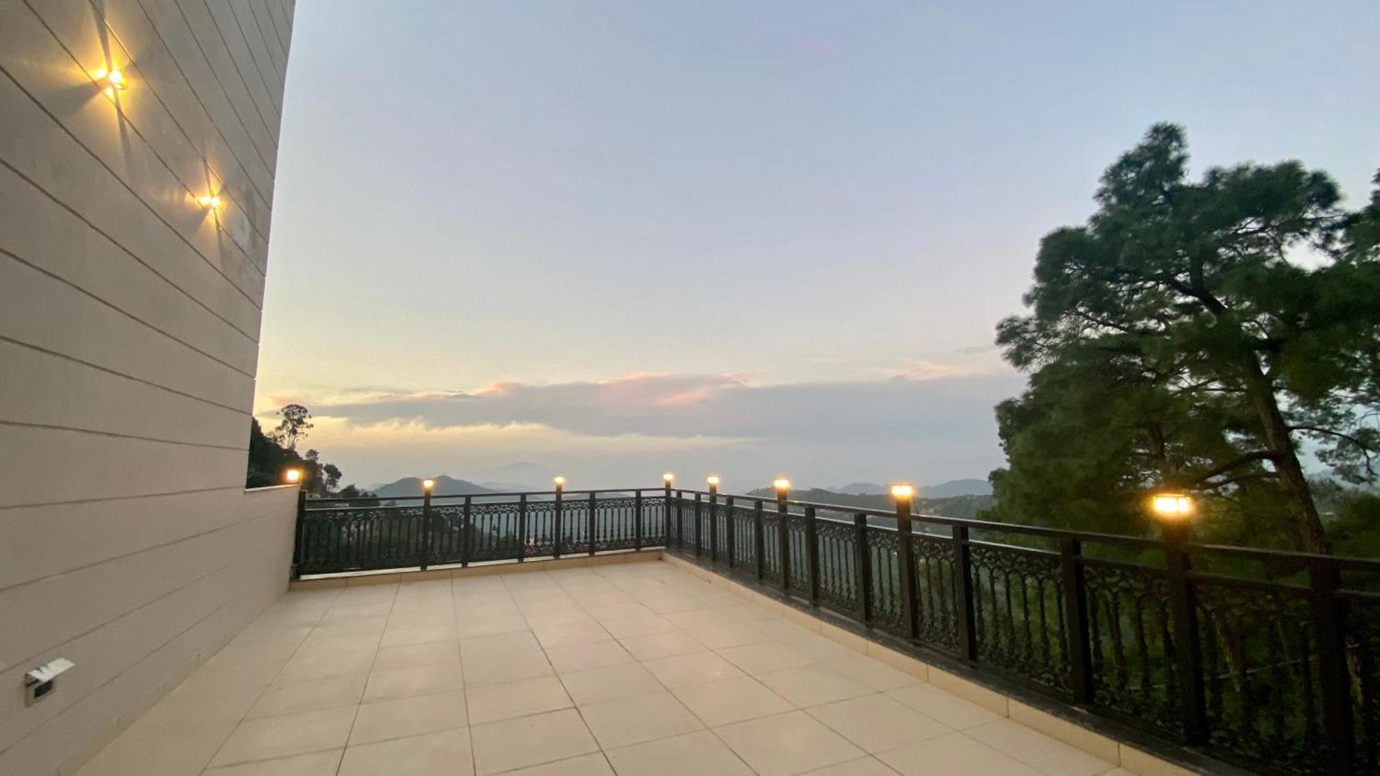 Luxe Resorts - Centrally Heated Air Conditioned Hotel In The Heart Of Kasauli Eksteriør billede