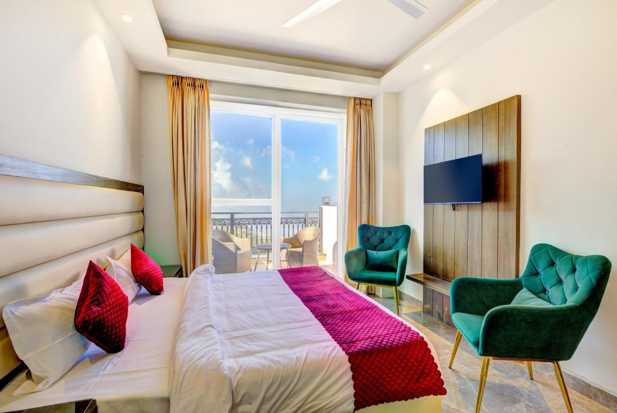 Luxe Resorts - Centrally Heated Air Conditioned Hotel In The Heart Of Kasauli Eksteriør billede